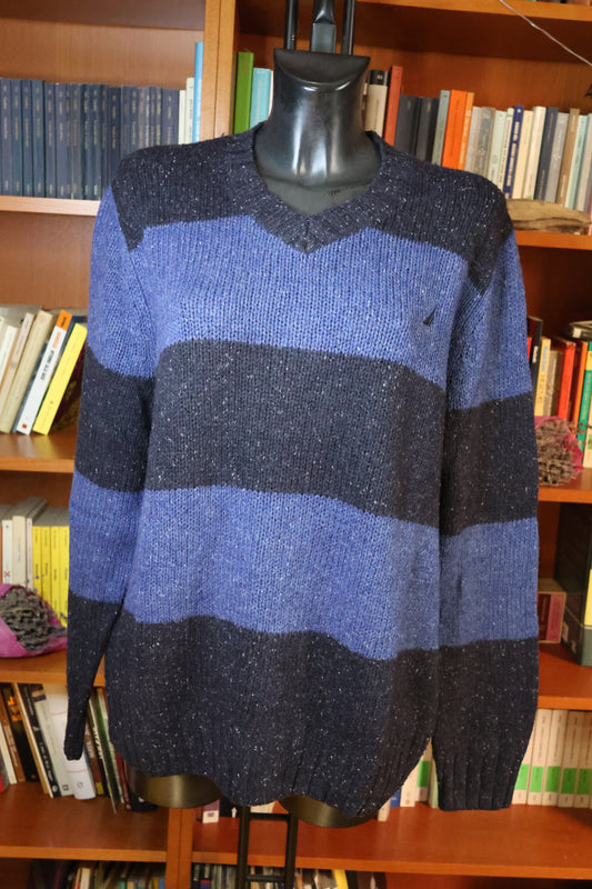 Bicolor blue sweater