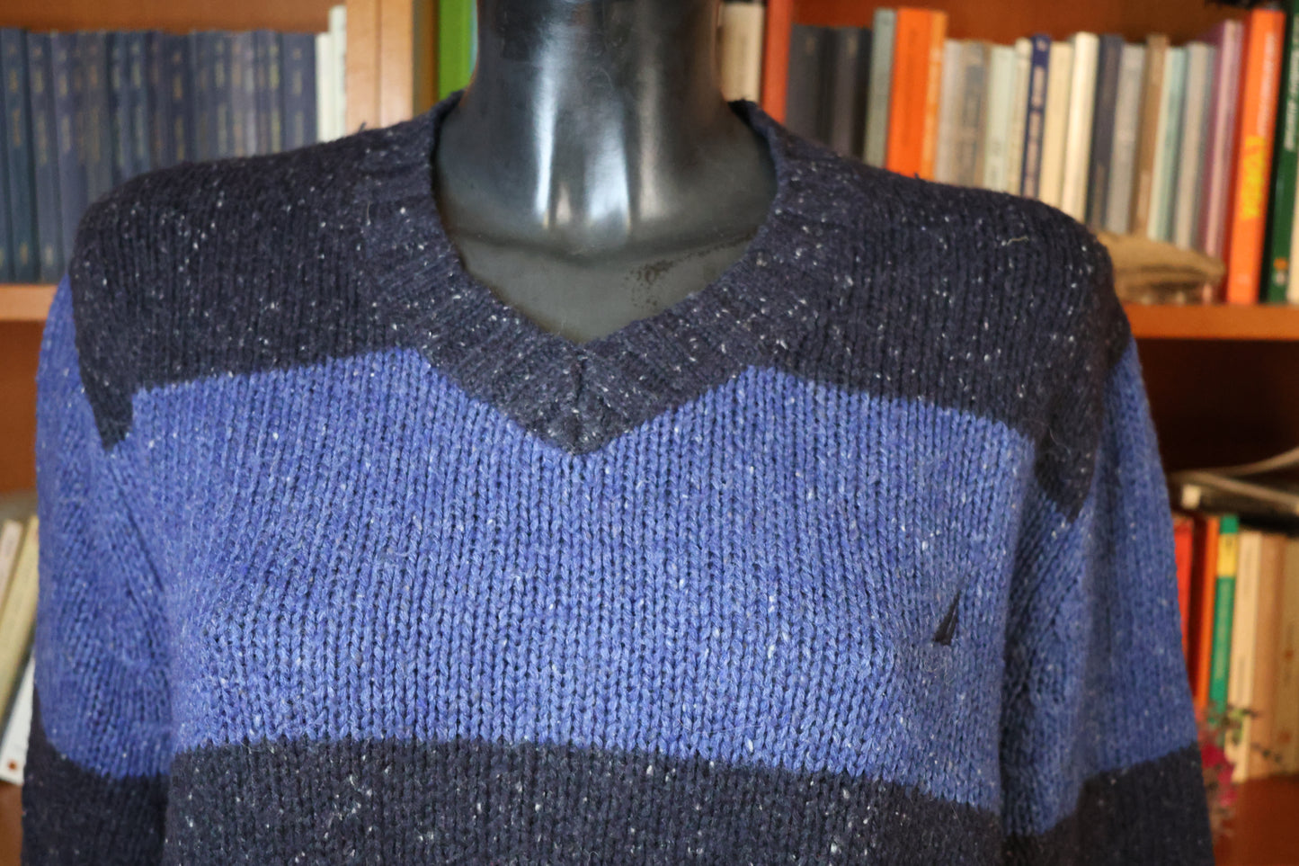 Bicolor blue sweater