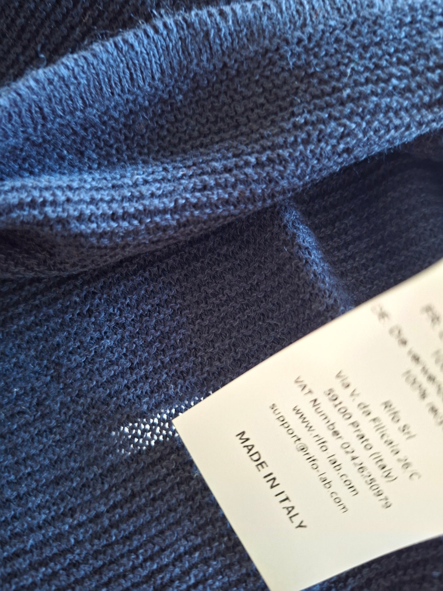 Maglia Alma in 100% lino Rifò moda sostenibile e circolare, in blu mora