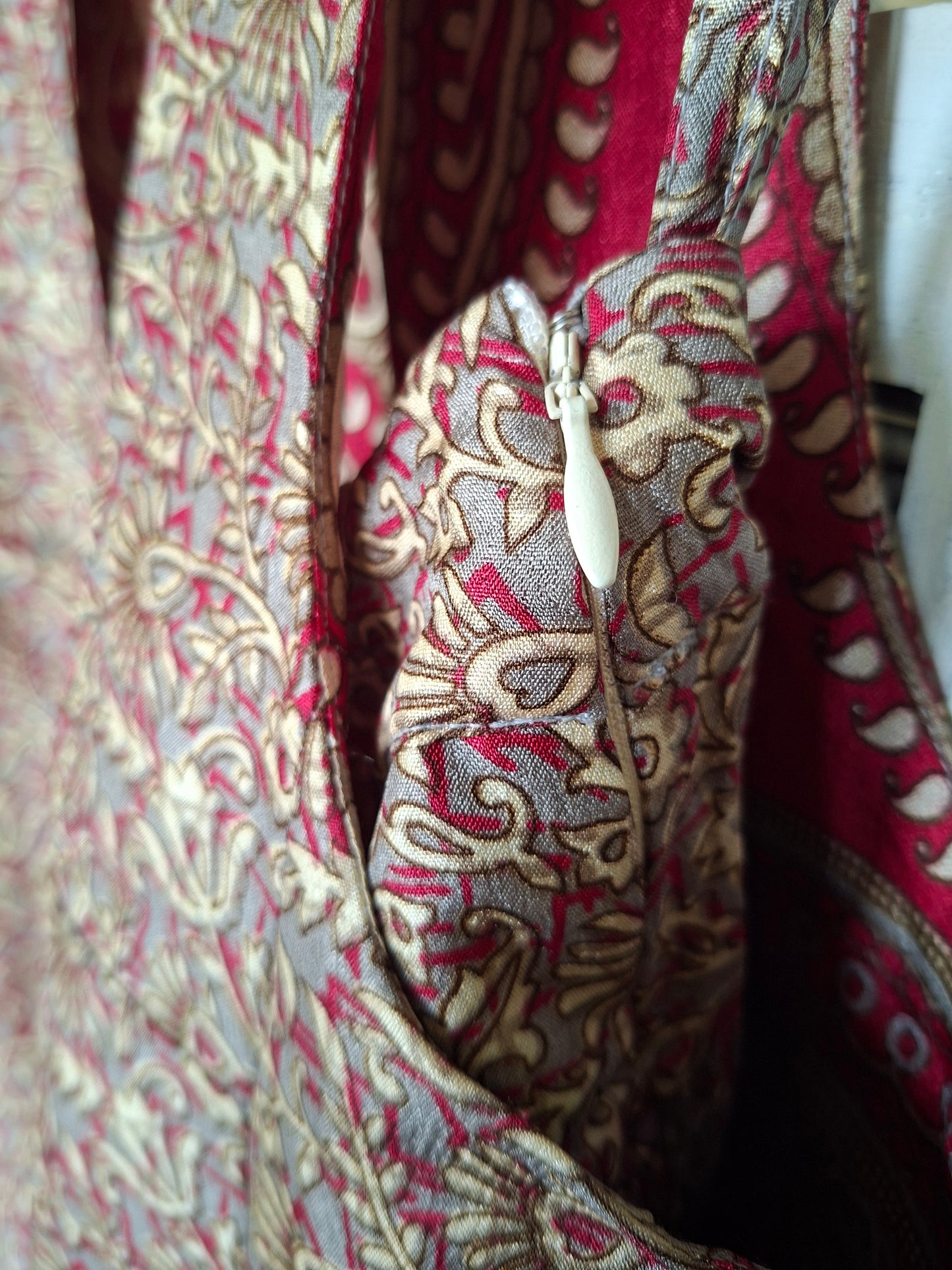 Set coordinato grigio e rosso I Was A Sari sustainable fashion sets, M